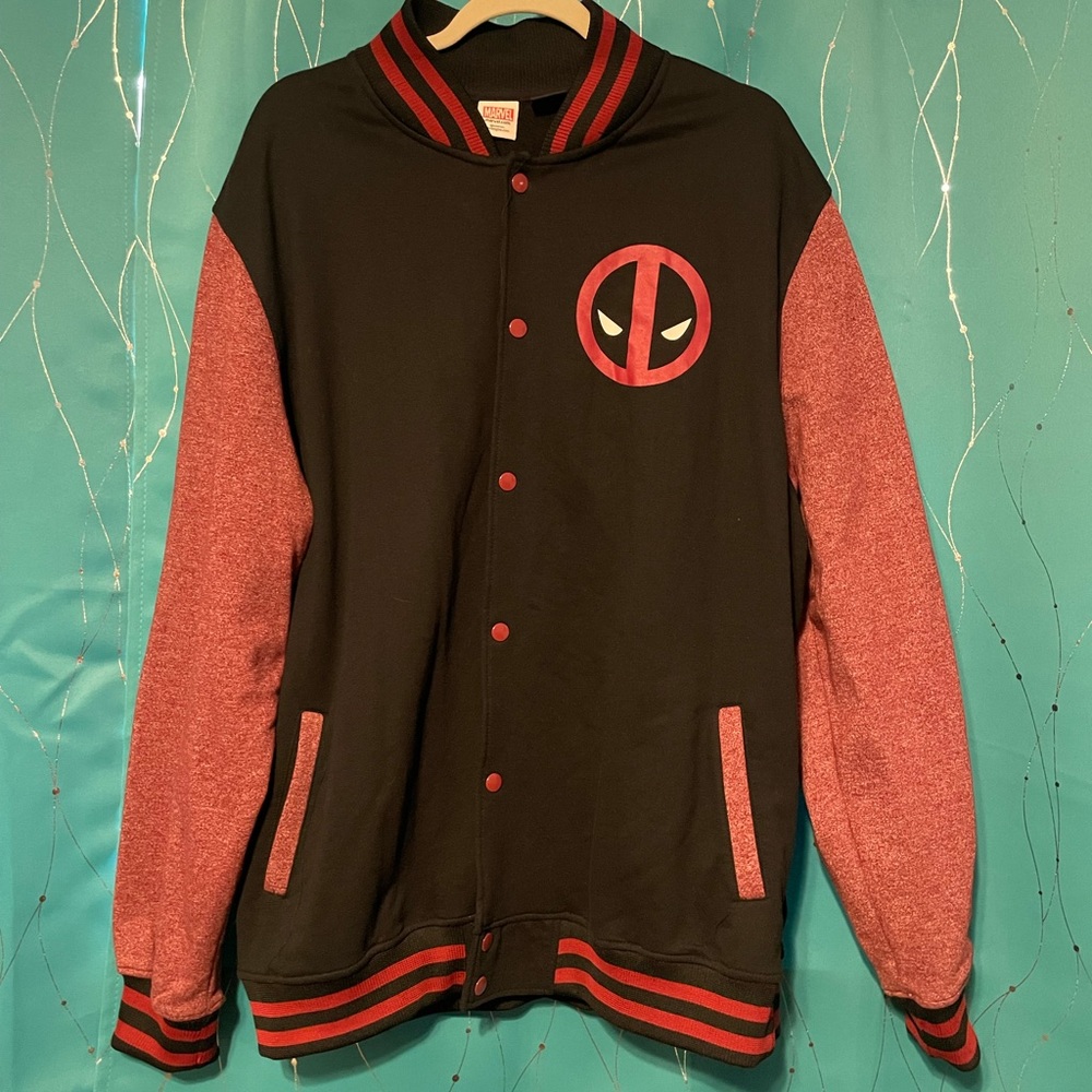 Lightweight jacket and T-shirt